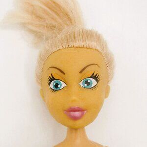 Vintage Bratz Doll 8" Blonde Hair Blue Eyes Articulated Limbs Collectible Toy  I